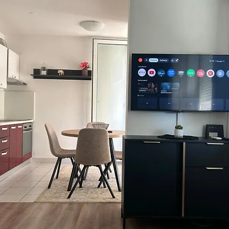 Histria Apartment *